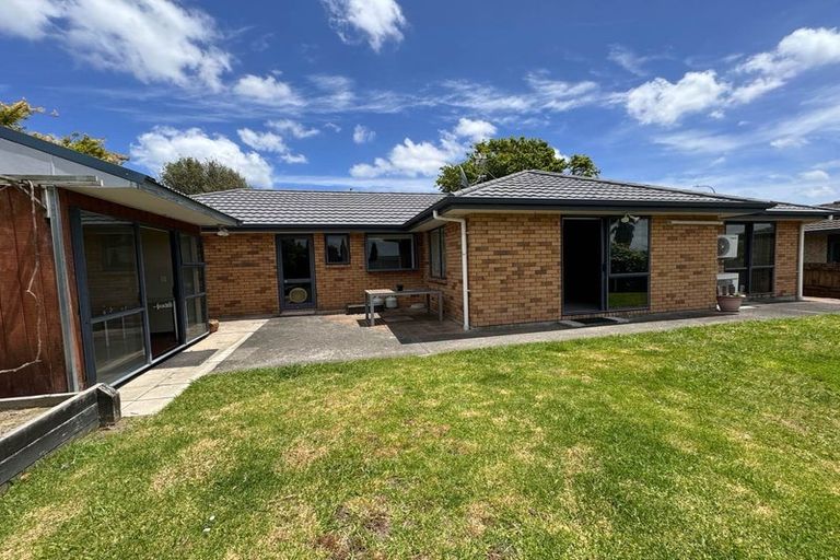 Photo of property in 1 Summerland Drive, Henderson, Auckland, 0612