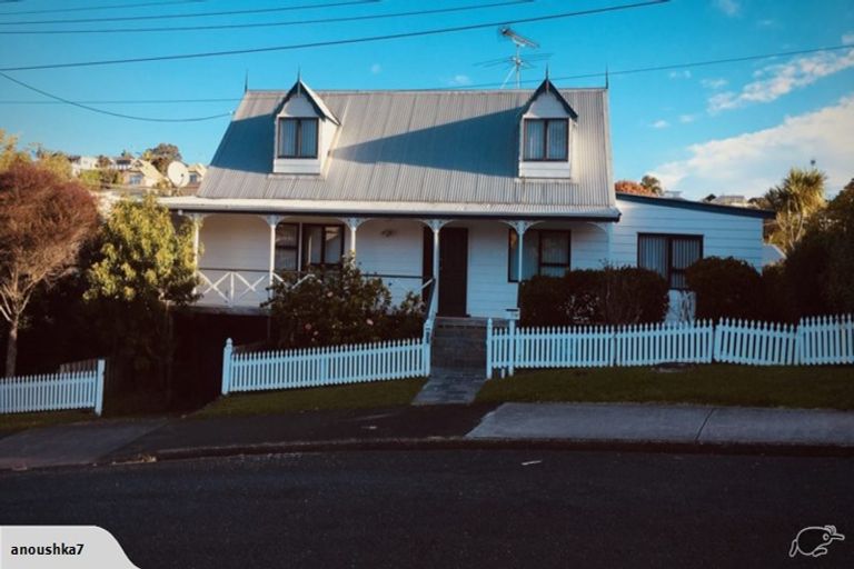 Photo of property in 1 Bevyn Street, Castor Bay, Auckland, 0620