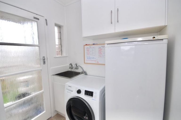 Photo of property in 1/11 Kapiti Place, Sunnynook, Auckland, 0620