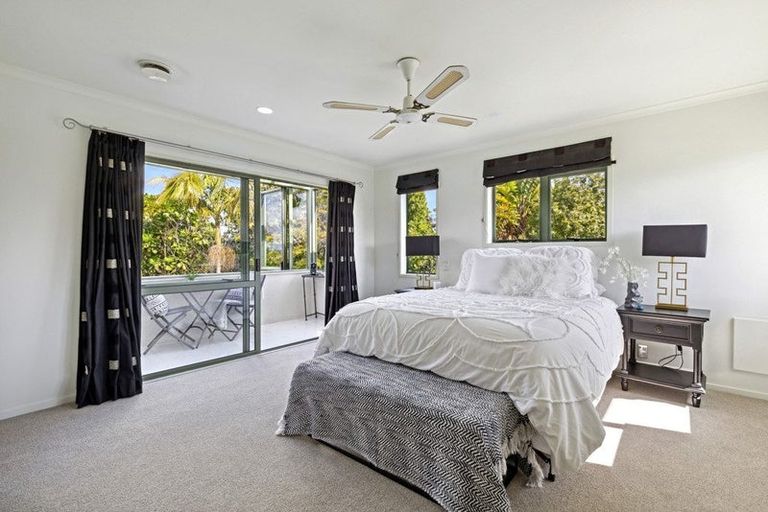 Photo of property in 26 Merewhira Road, Paremoremo, Albany, 0793