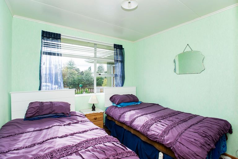 Photo of property in 11 Park Road, Patutahi, Gisborne, 4072