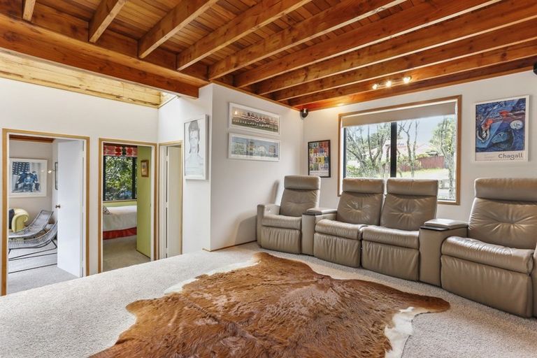 Photo of property in 1 Park Rise, Campbells Bay, Auckland, 0630