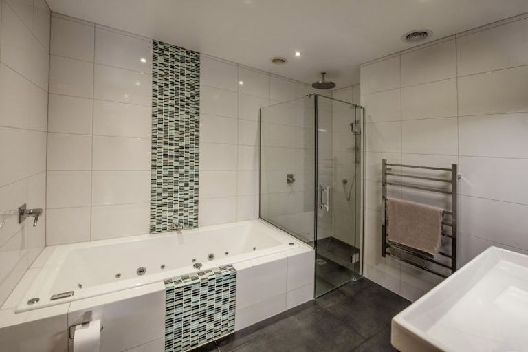 Photo of property in 56 Overtoun Terrace, Hataitai, Wellington, 6021