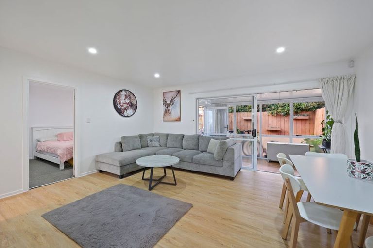 Photo of property in 20b Dale Crescent, Pakuranga, Auckland, 2010