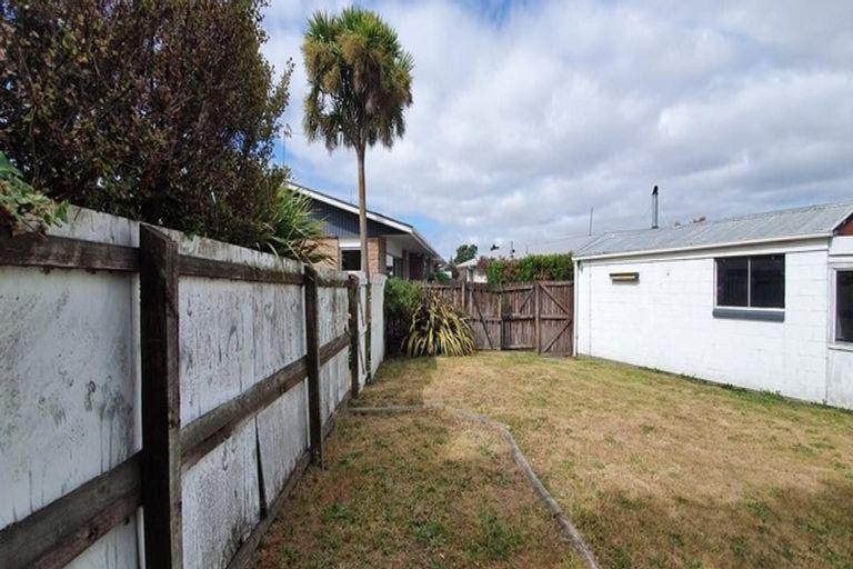 Photo of property in 21 Besant Place, Avondale, Christchurch, 8061