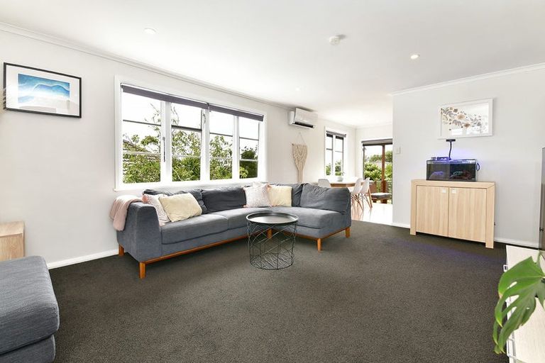 Photo of property in 32 Karaka Street, Helensville, 0800