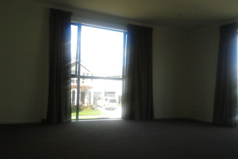 Photo of property in 53 Popokatea Drive, Takanini, 2112