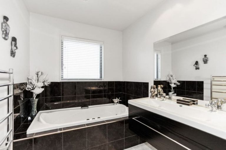 Photo of property in 28 Longspur Avenue, Wigram, Christchurch, 8025