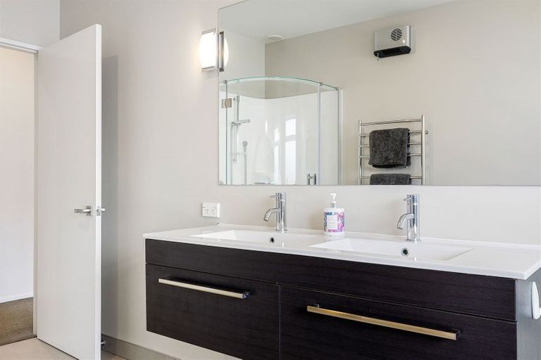 Photo of property in 8 Orkney Street, Strowan, Christchurch, 8052