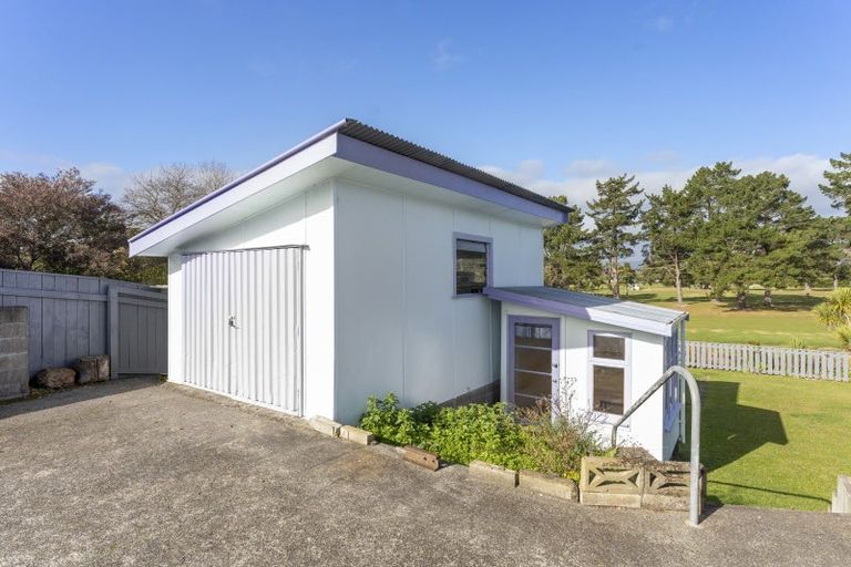 Photo of property in 27 Parkland Crescent, Terrace End, Palmerston North, 4410