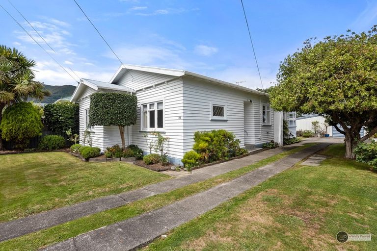 Photo of property in 20 Waikare Avenue, Waiwhetu, Lower Hutt, 5010