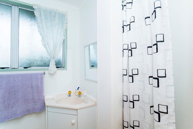 Photo of property in 11 Park Road, Patutahi, Gisborne, 4072