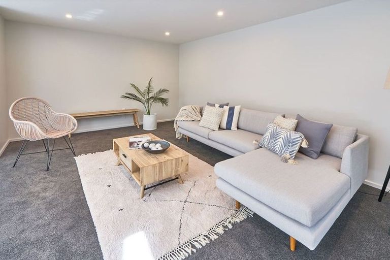 Photo of property in 5a Woodstock Place, Hokowhitu, Palmerston North, 4410