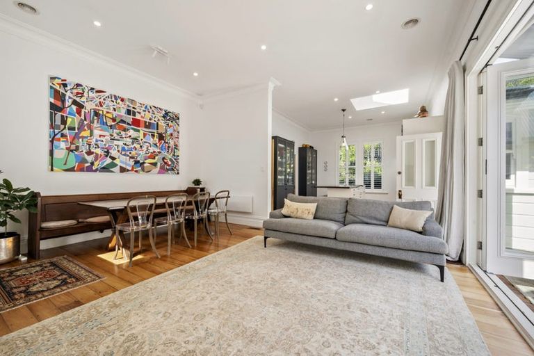 Photo of property in 30 Upton Terrace, Thorndon, Wellington, 6011