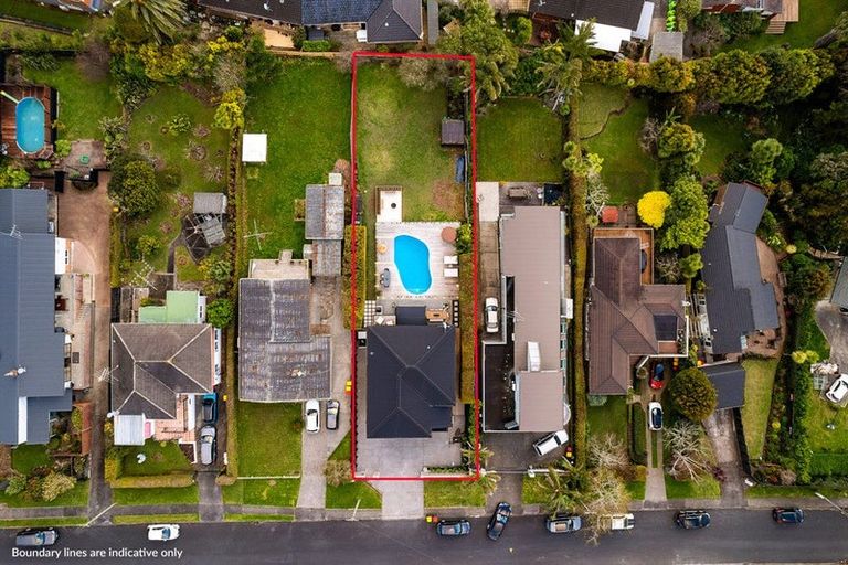 Photo of property in 172 Bleakhouse Road, Mellons Bay, Auckland, 2014