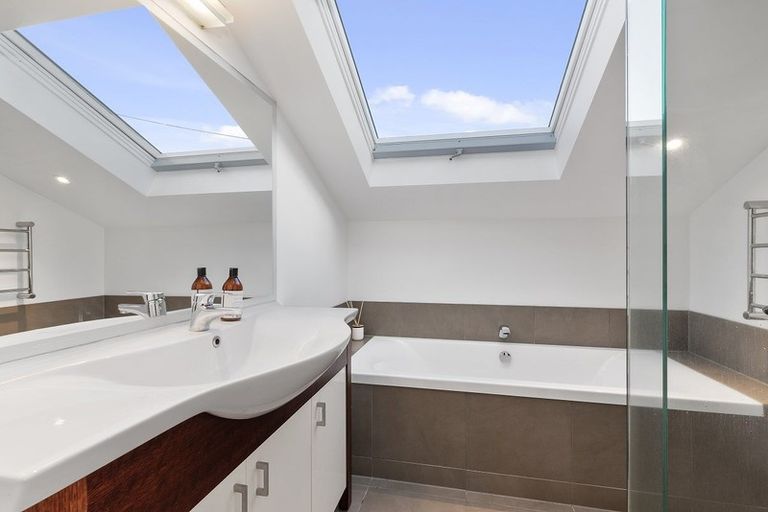 Photo of property in 11 Prospect Terrace, Milford, Auckland, 0620