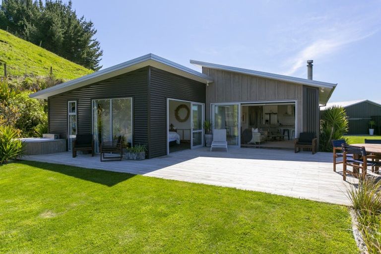 Photo of property in 550 Whangamata Road, Kinloch, Taupo, 3377