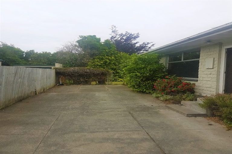 Photo of property in 1/224 Main North Road, Redwood, Christchurch, 8051