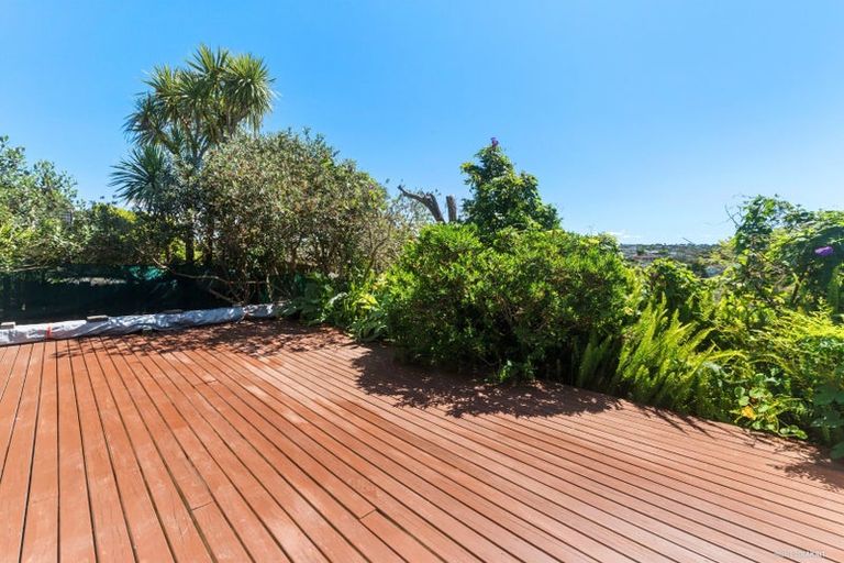Photo of property in 2/39 Browns Bay Road, Browns Bay, Auckland, 0630