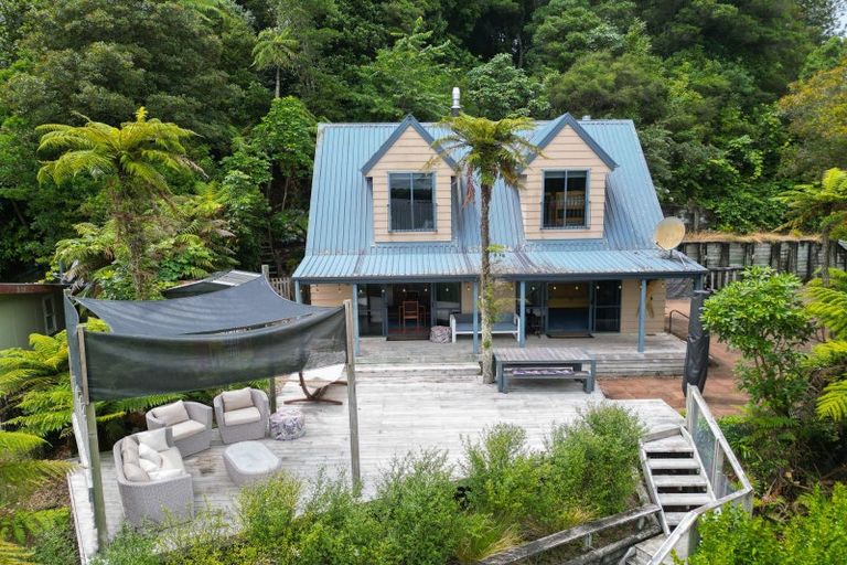 Photo of property in 8 Chingford Road, Lake Rotoma, Rotorua, 3074