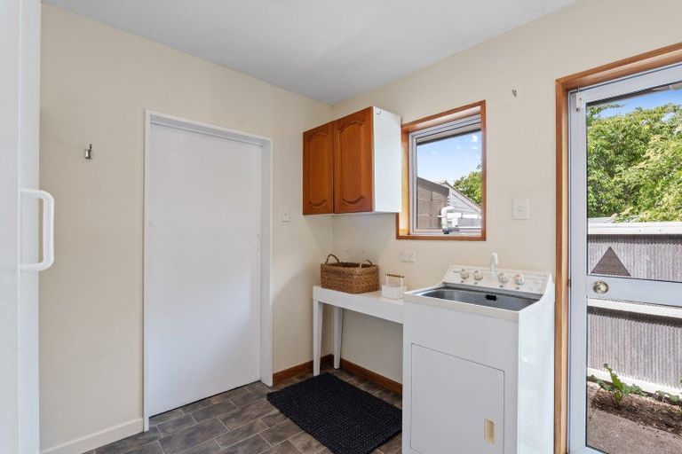 Photo of property in 2/19 Manor Place, Bryndwr, Christchurch, 8053