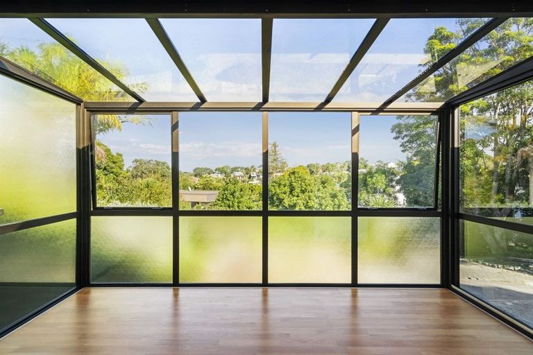 Photo of property in 1/2 Orewa Street, Torbay, Auckland, 0630