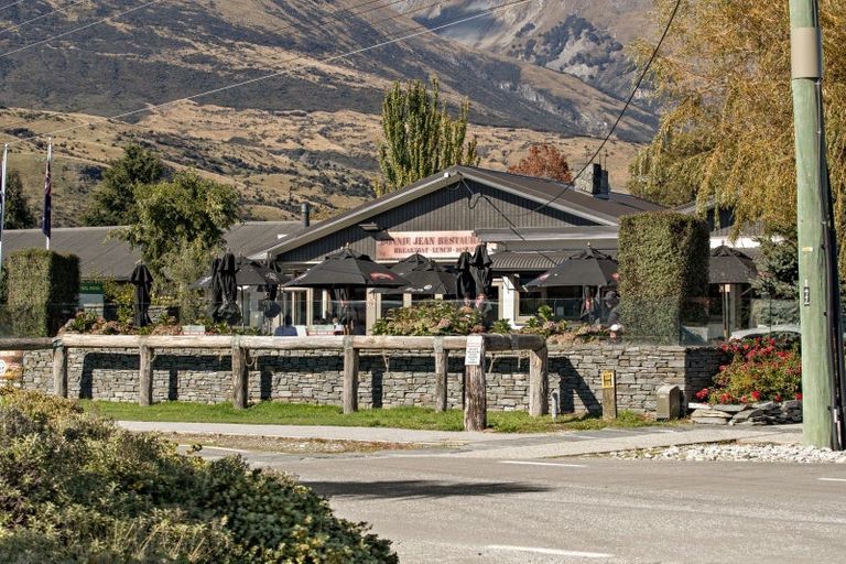 Photo of property in 5 Pigeon Place, Glenorchy, 9372