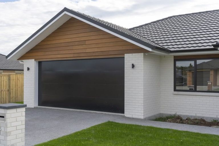 Photo of property in 5 Madison Street, Carterton, 5713