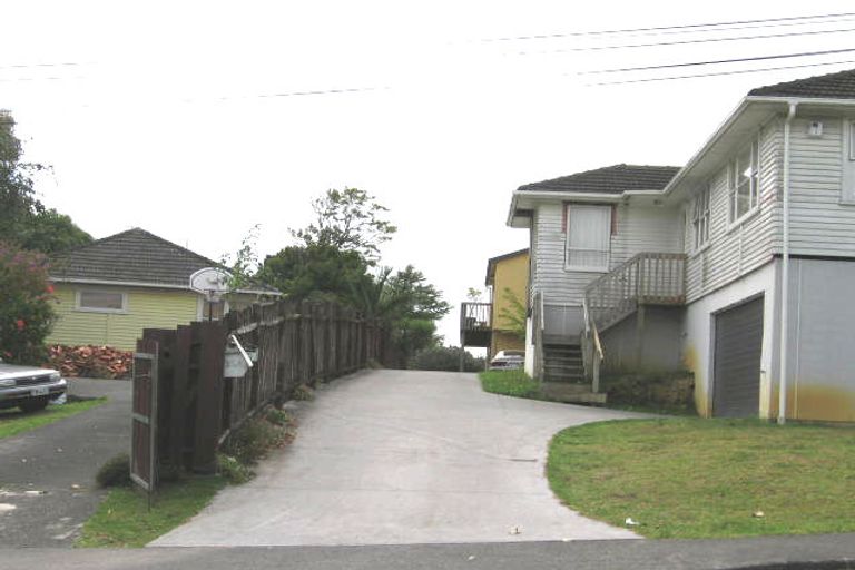 Photo of property in 86 Sunnynook Road, Sunnynook, Auckland, 0620