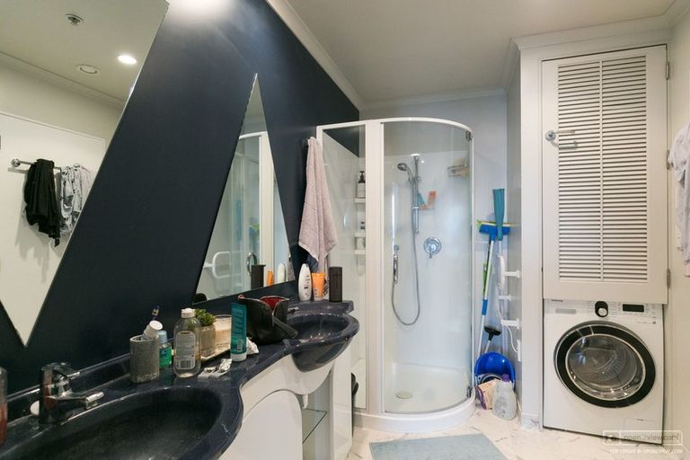 Photo of property in Terrace Heights Apartments, 14d/163 The Terrace, Wellington Central, Wellington, 6011