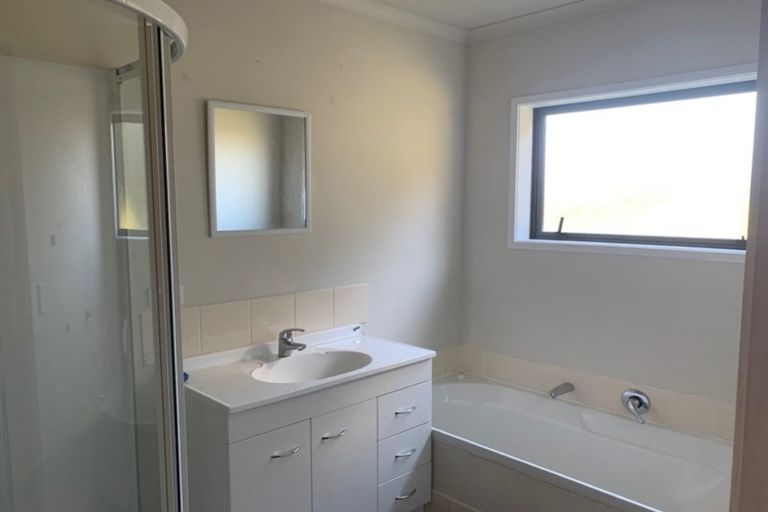 Photo of property in 15 North Street, Mokau, 4376