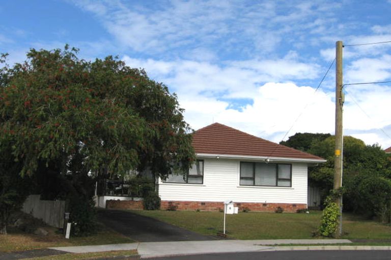 Photo of property in 8 Boler Place, New Lynn, Auckland, 0600