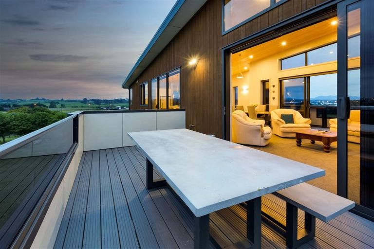 Photo of property in 16a Links Drive, Waiwhakaiho, New Plymouth, 4312