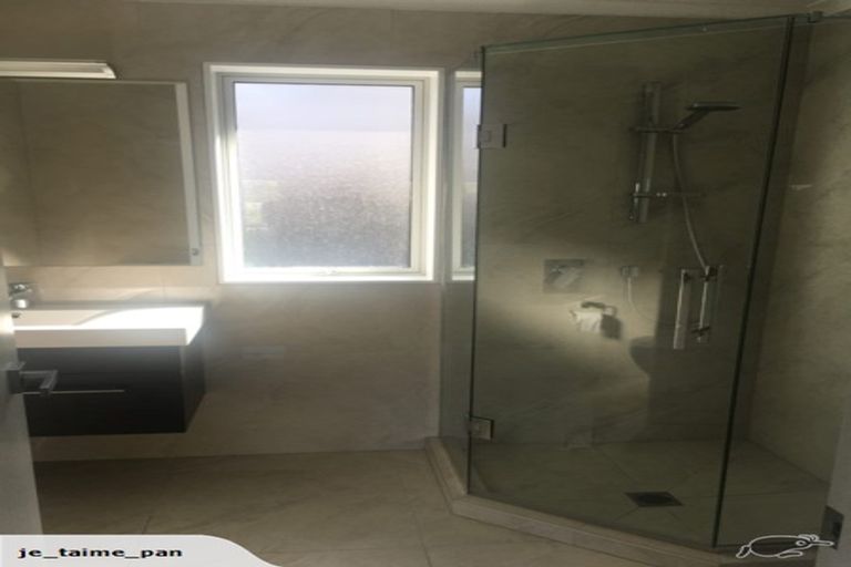 Photo of property in 40 Corricvale Way, Northcross, Auckland, 0630