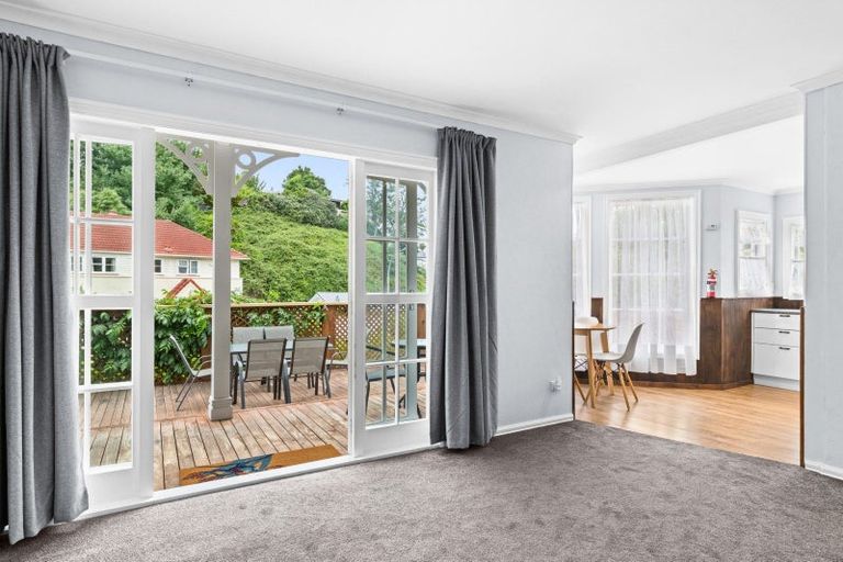 Photo of property in 32 Milton Road, Bluff Hill, Napier, 4110