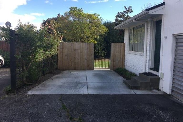 Photo of property in 1/8a Elmwood Road, Strowan, Christchurch, 8052