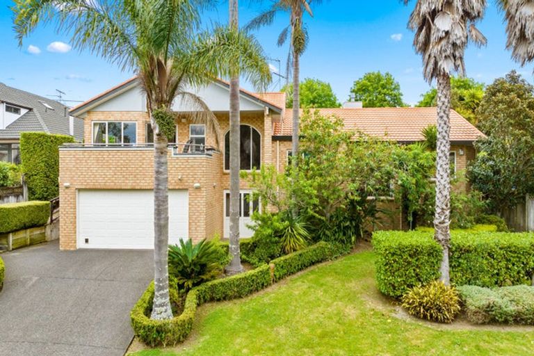 Photo of property in 12 Stonedge Lane, Rosedale, Auckland, 0632