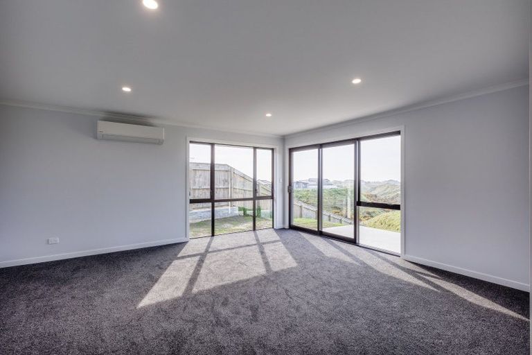 Photo of property in 19 Corsica Court, Fitzherbert, Palmerston North, 4410