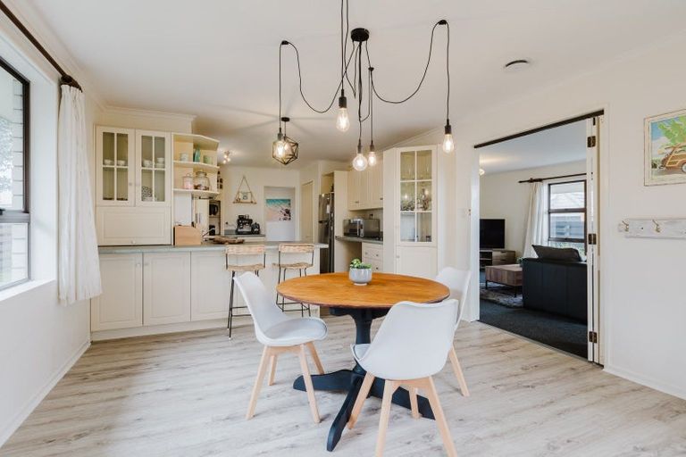 Photo of property in 43 Pencarrow Street, Highbury, Palmerston North, 4412