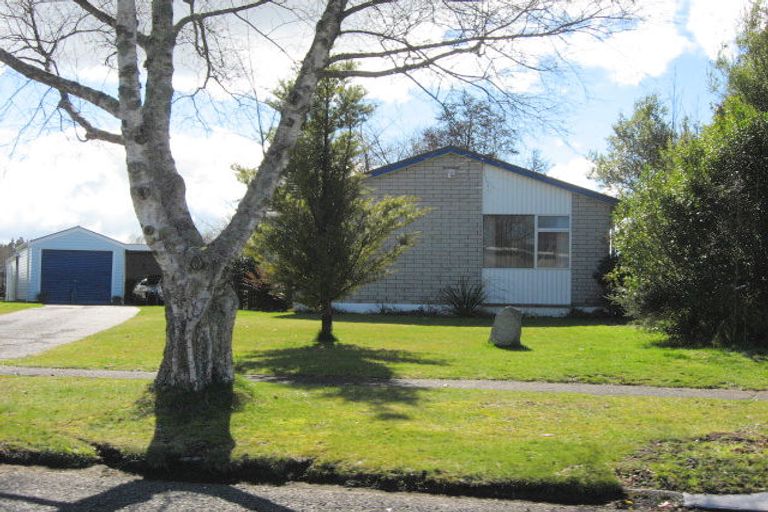 Photo of property in 28 Te Iwiheke Place, Turangi, 3334