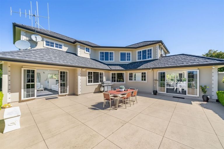 Photo of property in 18 Emerald Hill Drive, Birchville, Upper Hutt, 5018