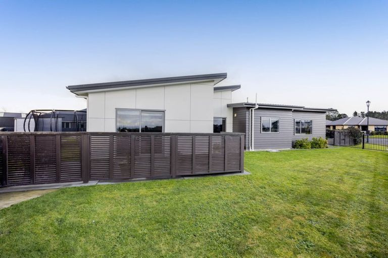 Photo of property in 7 Mercade Close, Stratford, 4332