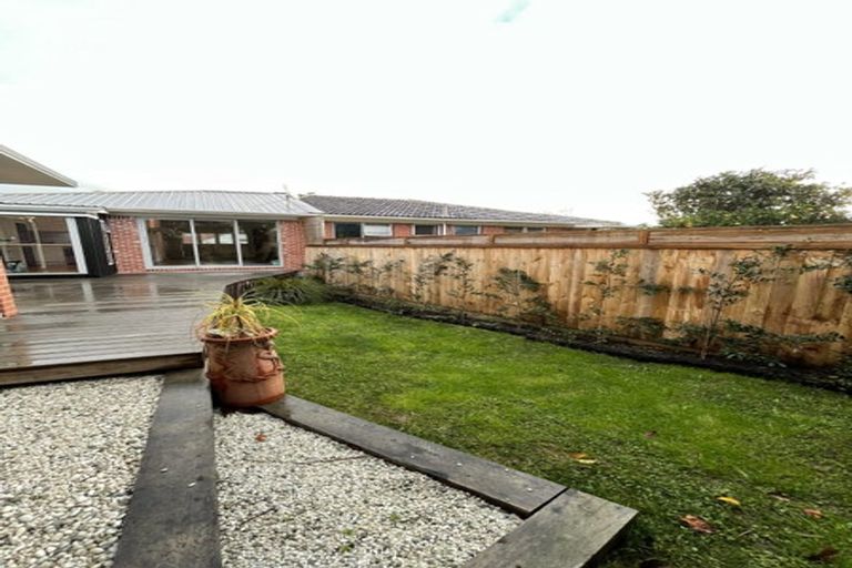Photo of property in 2/1 Korau Road, Greenlane, Auckland, 1051