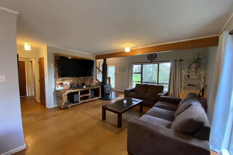 Photo of property in 28 Castle Street, Eltham, 4322