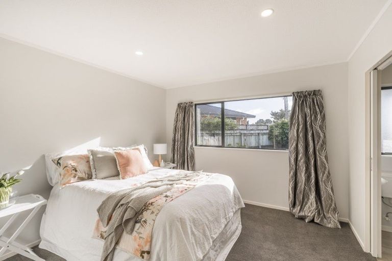 Photo of property in 16 Beachwater Grove, Paraparaumu Beach, Paraparaumu, 5032