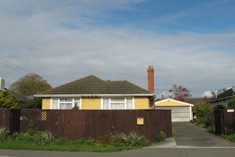 Photo of property in 147 Langdons Road, Northcote, Christchurch, 8052