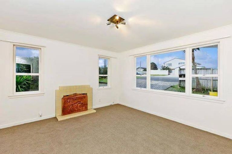 Photo of property in 2/158 Forrest Hill Road, Forrest Hill, Auckland, 0620