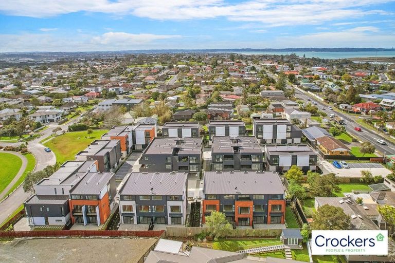 Photo of property in 4/2 Treasure Lane, Te Atatu South, Auckland, 0610