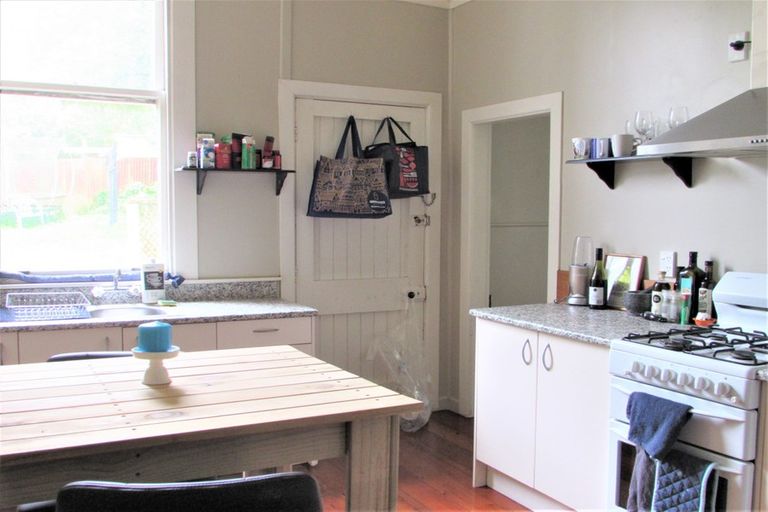 Photo of property in 180-182 Ohiro Road, Brooklyn, Wellington, 6021