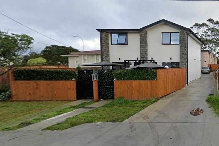 Photo of property in 6/83 Vodanovich Road, Te Atatu South, Auckland, 0610
